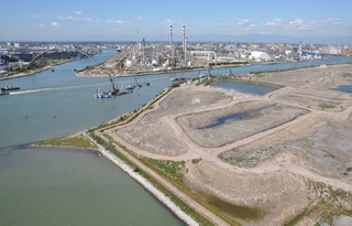 Dredging of Venice harbour sediment “Tresse 3”